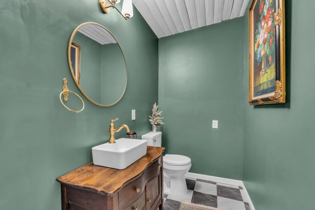 111 College Ave, Centerville, TN 37033