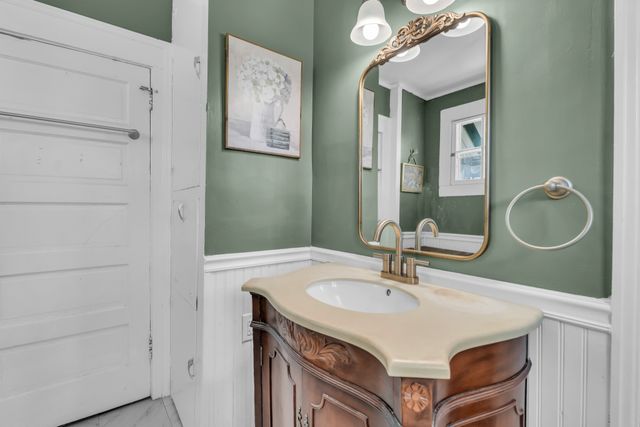 111 College Ave, Centerville, TN 37033