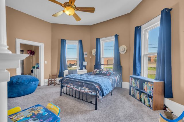 111 College Ave, Centerville, TN 37033