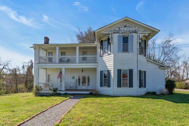 111 College Ave, Centerville, TN 37033