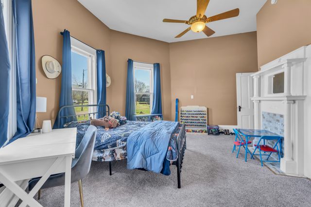 111 College Ave, Centerville, TN 37033