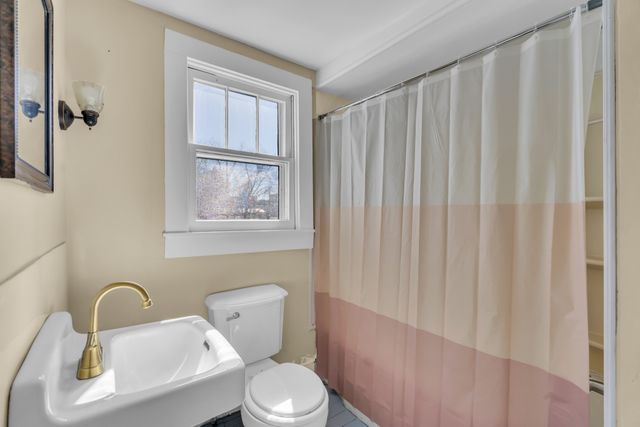 111 College Ave, Centerville, TN 37033