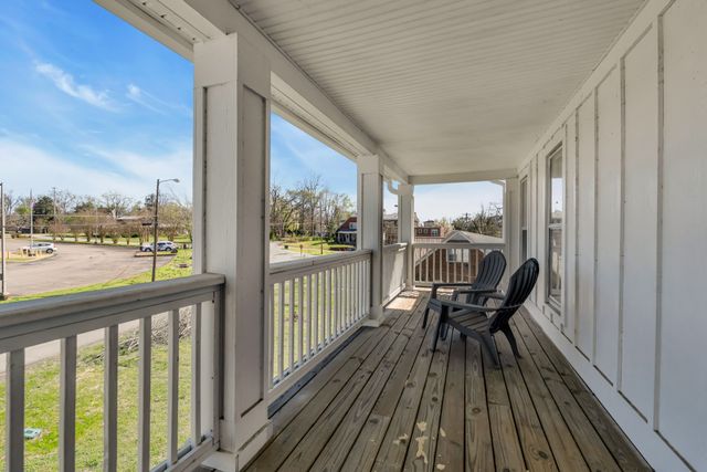 111 College Ave, Centerville, TN 37033