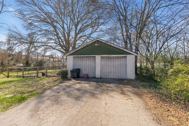 111 College Ave, Centerville, TN 37033