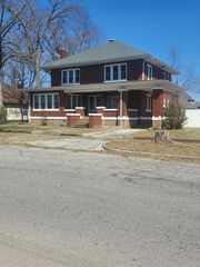 304 B Street NW, Miami, OK 74354