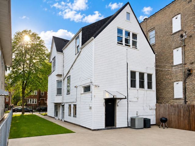 2053 N Kilbourn Avenue, Chicago, IL 60639