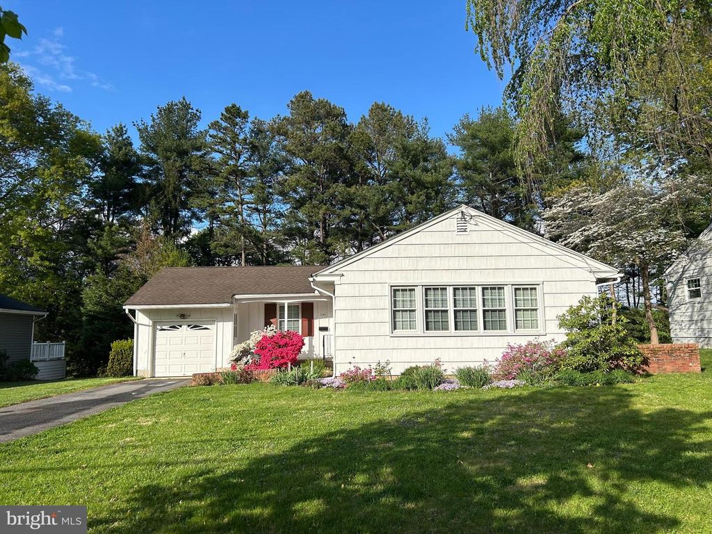 1141 CONCORD DR, Haddonfield, NJ 08033