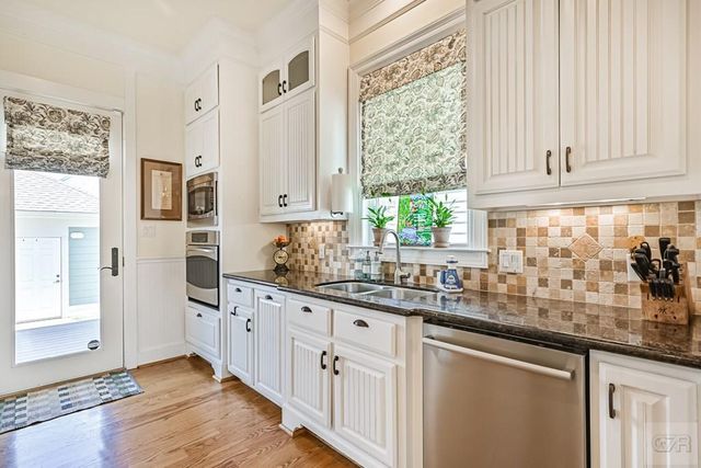 2 Compass Circle, Galveston, TX 77554