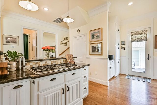 2 Compass Circle, Galveston, TX 77554