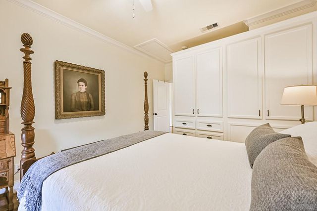 2 Compass Circle, Galveston, TX 77554