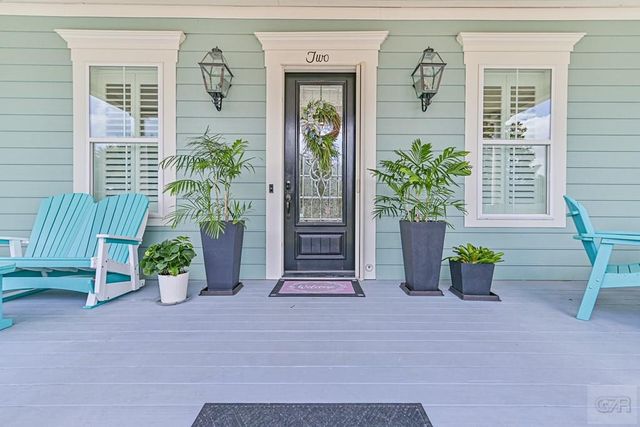 2 Compass Circle, Galveston, TX 77554