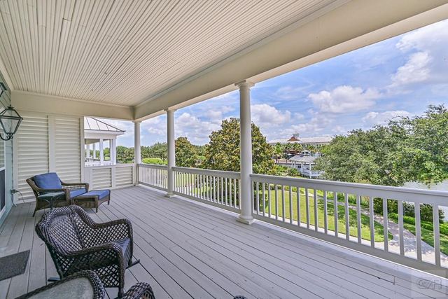 2 Compass Circle, Galveston, TX 77554