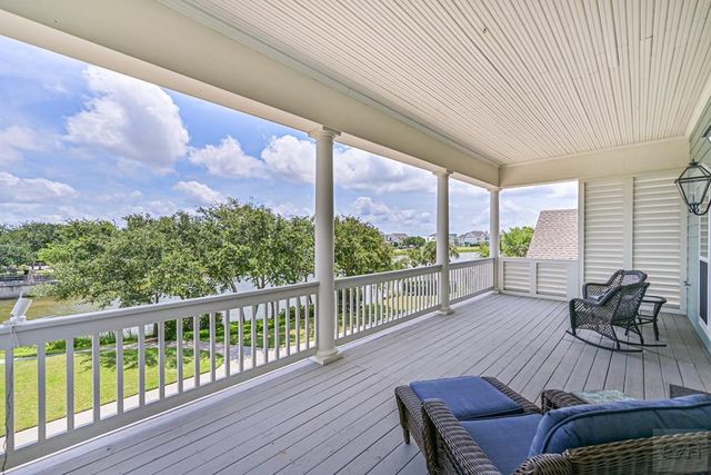 2 Compass Circle, Galveston, TX 77554
