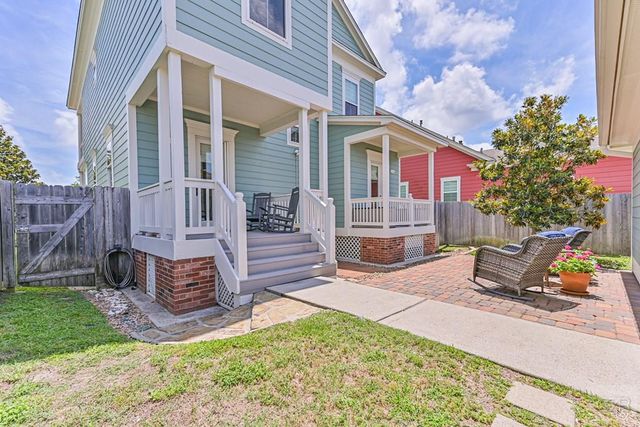 2 Compass Circle, Galveston, TX 77554