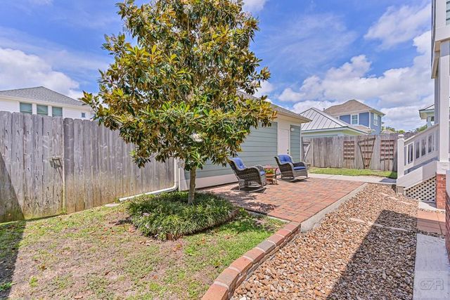 2 Compass Circle, Galveston, TX 77554