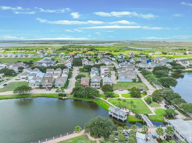 2 Compass Circle, Galveston, TX 77554