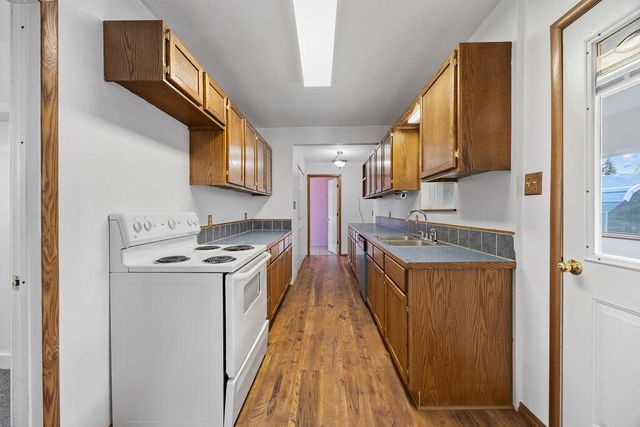 1821 Lancaster Avenue, Klamath Falls, OR 97601