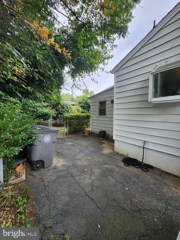 1106 VEIRS MILL RD, Rockville, MD 20851