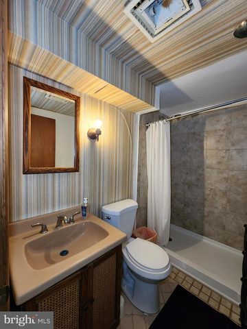 1106 VEIRS MILL RD, Rockville, MD 20851