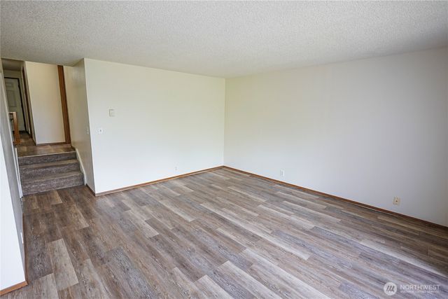 108 Kensington Avenue SW, Kent, WA 98030