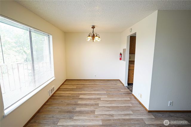 108 Kensington Avenue SW, Kent, WA 98030