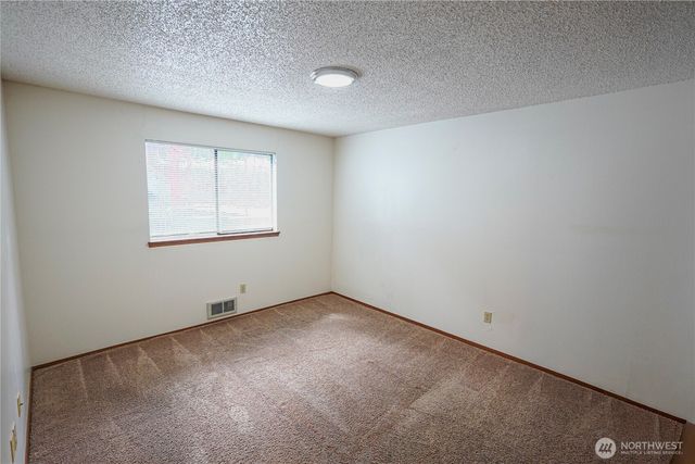 108 Kensington Avenue SW, Kent, WA 98030