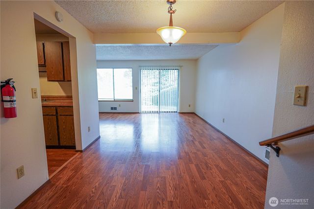108 Kensington Avenue SW, Kent, WA 98030
