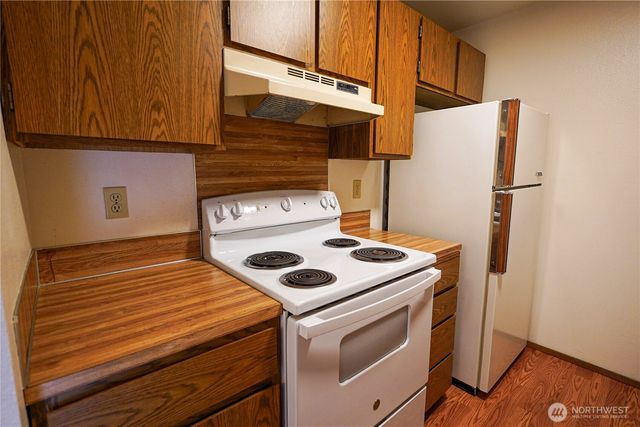108 Kensington Avenue SW, Kent, WA 98030