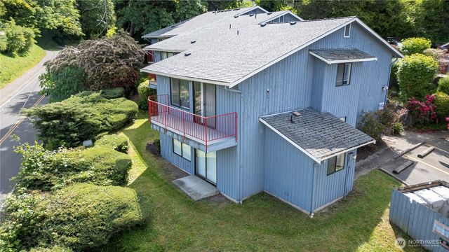 108 Kensington Avenue SW, Kent, WA 98030
