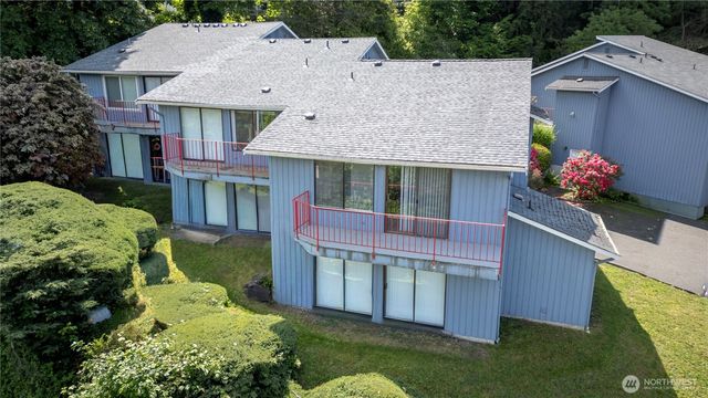 108 Kensington Avenue SW, Kent, WA 98030