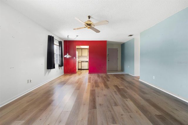 42 VILLA VILLAR COURT 420, Deland, FL 32724