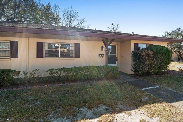 42 VILLA VILLAR COURT 420, Deland, FL 32724
