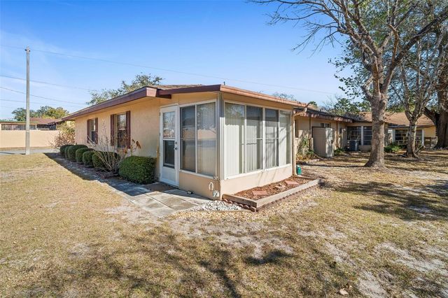 42 VILLA VILLAR COURT 420, Deland, FL 32724