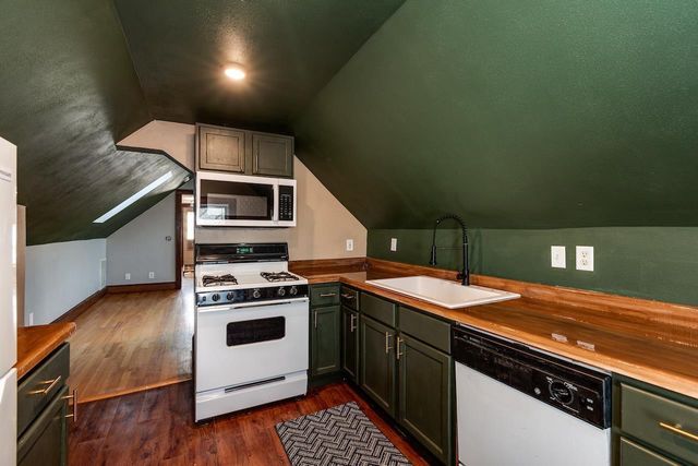 1332 E Dayton Street, Madison, WI 53703