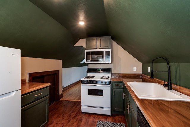 1332 E Dayton Street, Madison, WI 53703