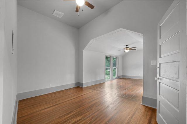 1222 W Hopkins ST, San Marcos, TX 78666