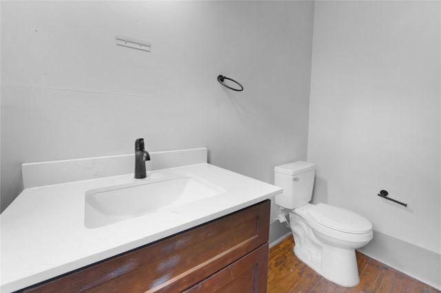 1222 W Hopkins ST, San Marcos, TX 78666
