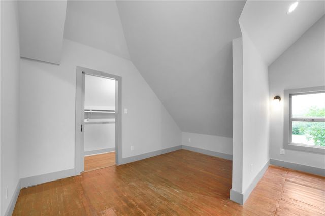 1222 W Hopkins ST, San Marcos, TX 78666