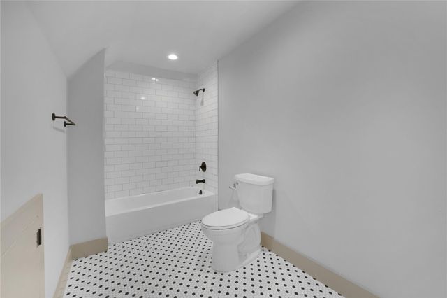 1222 W Hopkins ST, San Marcos, TX 78666