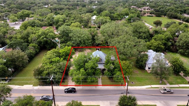 1222 W Hopkins ST, San Marcos, TX 78666