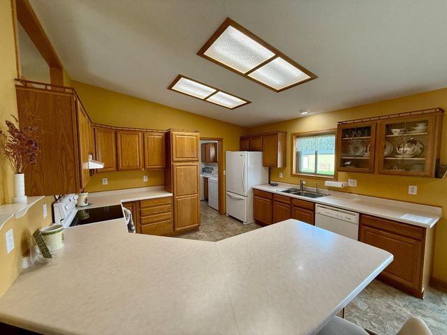 510 Ash Avenue, Bird Island, MN 55310