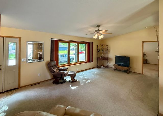 510 Ash Avenue, Bird Island, MN 55310