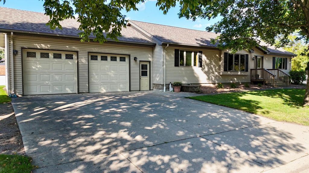 510 Ash Avenue, Bird Island, MN 55310