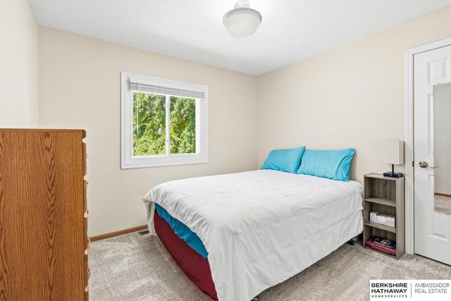 9609 S 9th Street, Bellevue, NE 68147