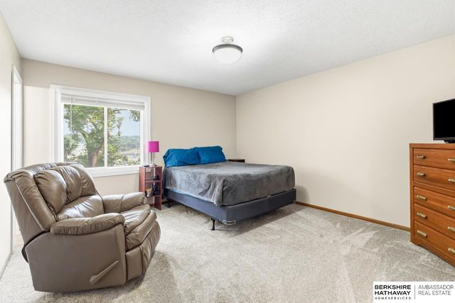 9609 S 9th Street, Bellevue, NE 68147