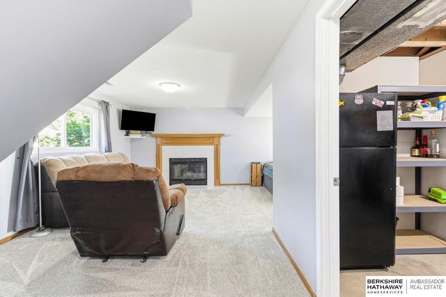 9609 S 9th Street, Bellevue, NE 68147