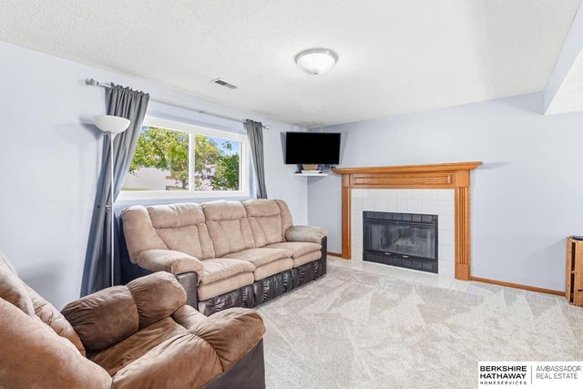 9609 S 9th Street, Bellevue, NE 68147