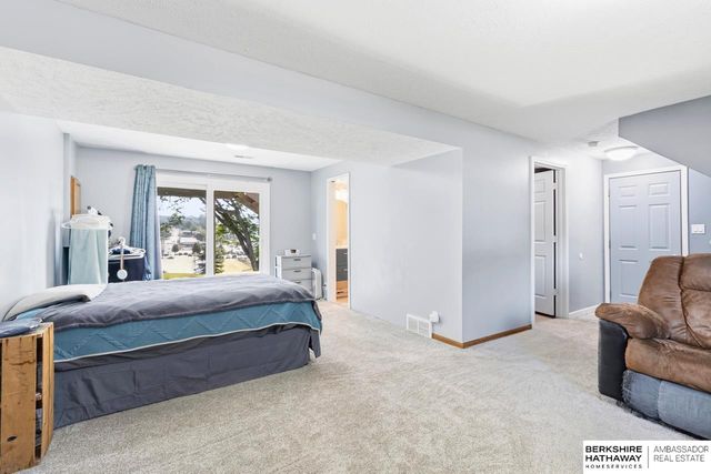 9609 S 9th Street, Bellevue, NE 68147
