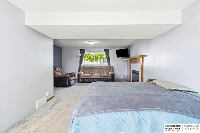 9609 S 9th Street, Bellevue, NE 68147