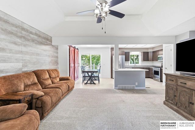 9609 S 9th Street, Bellevue, NE 68147